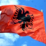 KKSH reagim të ashpër ndaj ndalimit të një qytetari për ngritjen e flamurit kombëtar në pronë private