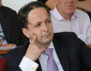 Nikolle-gegaj