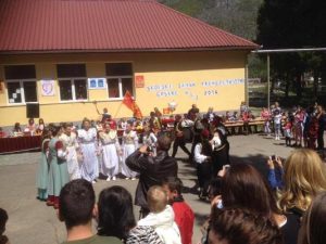 panair-ne-shkollen-fillore-guci-1