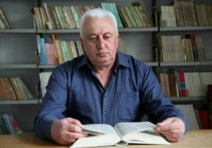 Kur politika humb  dinjitetin