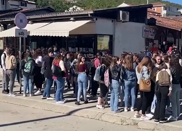 Video-pamje nga momentet e panikut sot në Ulqin
