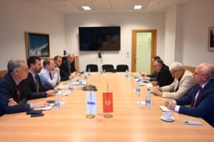 Nika u takua me Komisionerin e Lartë të OSBE-së Christopher Kamp