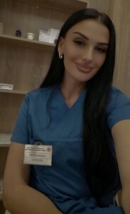 Zana Kurti – fizioterapistja e re që po forcon standardet e kujdesit rehabilitues në Ulqin