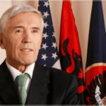 ”I URTË POR EDHE GUXIMTAR”