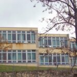 VITET E MUNGESËS SË NXËNËSVE NË BANKAT E SHKOLLËS