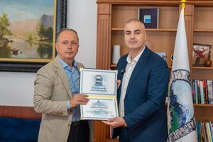 Nikollë Gegaj nderohet me Çertifikatë Mirënjohjeje nga Këshilli i Qarkut Shkodër